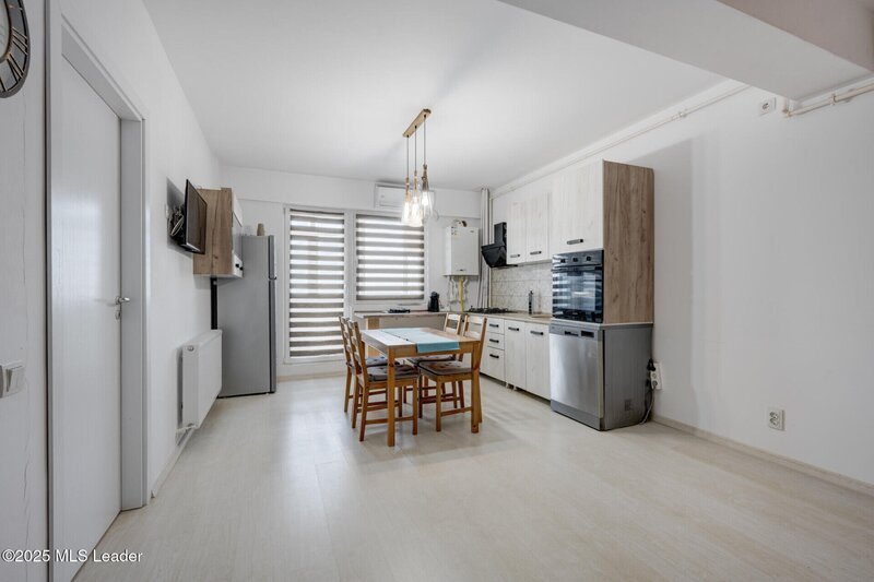 Bragadiru, apartament unic cu etaj, baie matrimoniala si balcon generos
