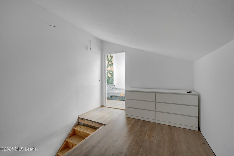 Bragadiru, apartament unic cu etaj, baie matrimoniala si balcon generos