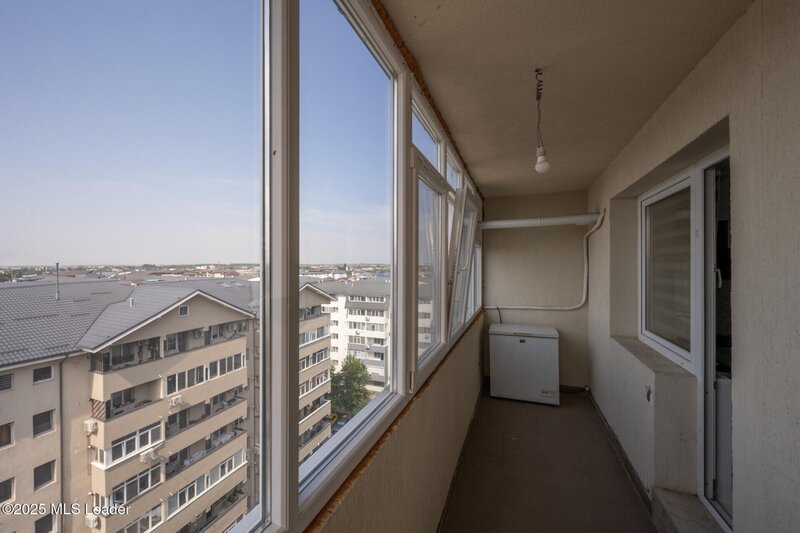 Bragadiru, apartament unic cu etaj, baie matrimoniala si balcon generos