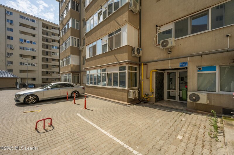 Bragadiru, apartament unic cu etaj, baie matrimoniala si balcon generos